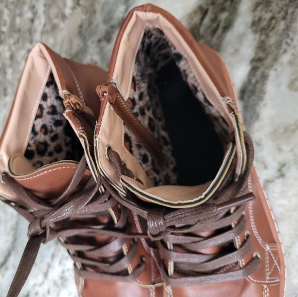 Girls Leather 👞 - Picture 3 of 7